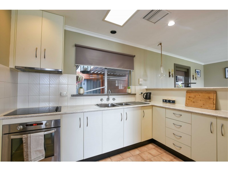 10 Hollins St, Old Noarlunga SA 5168