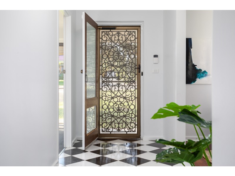 13 Arnold Drive, Hackham SA 5163