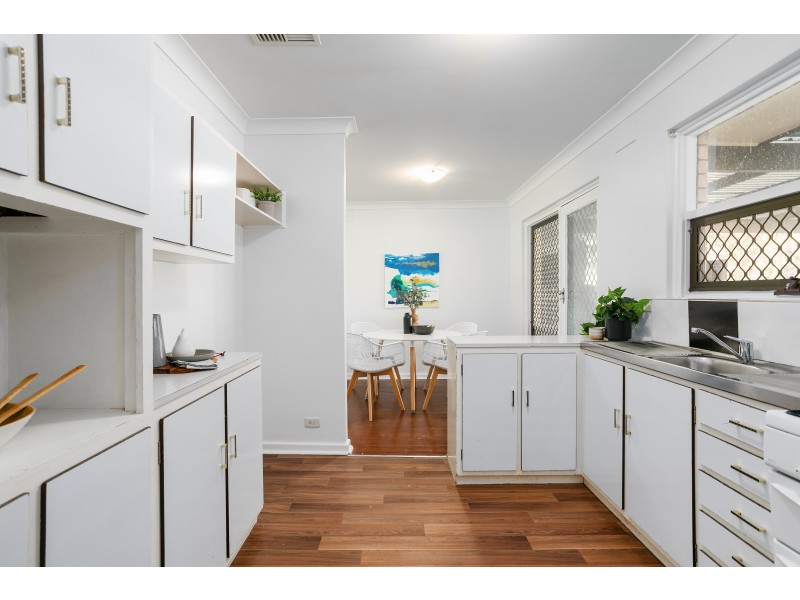 13 Arnold Drive, Hackham SA 5163