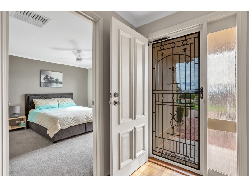 9 Carlisle Court, Hallett Cove SA 5158