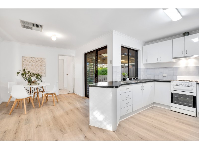 15 Gannet Place, Seaford Rise SA 5169