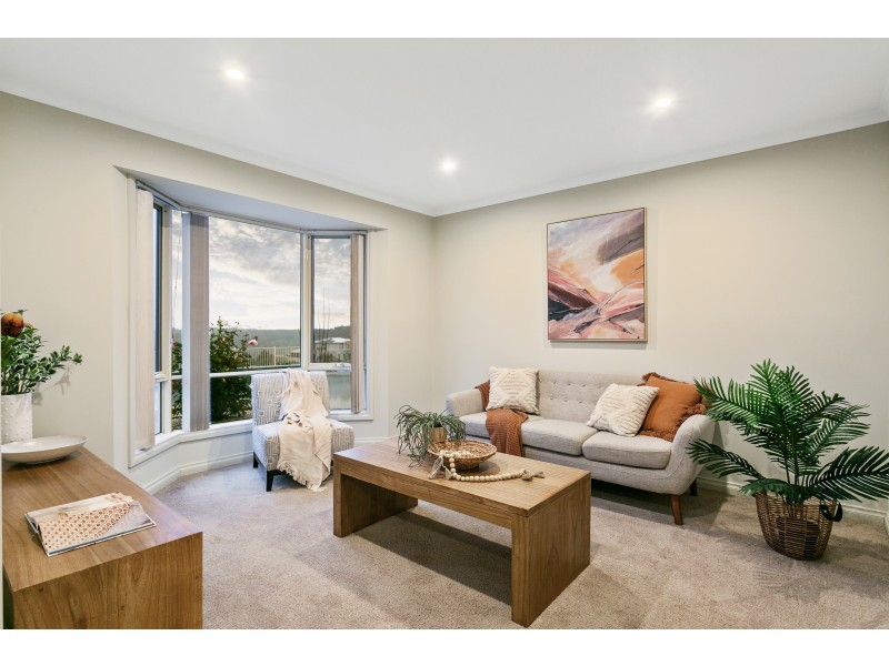 15 Tasman Court, Hallett Cove SA 5158