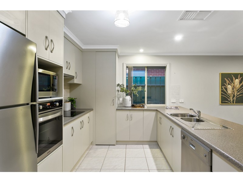 15 Tasman Court, Hallett Cove SA 5158