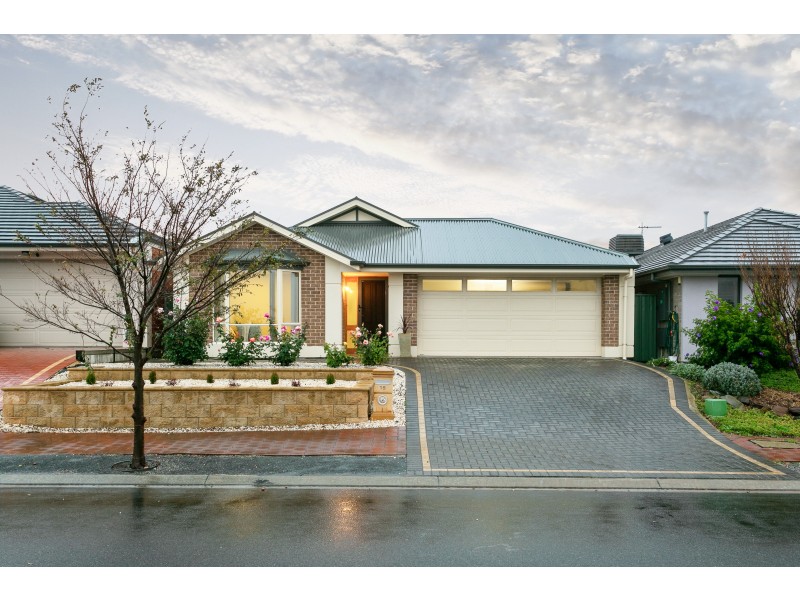 15 Tasman Court, Hallett Cove SA 5158