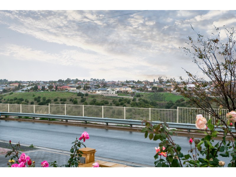 15 Tasman Court, Hallett Cove SA 5158