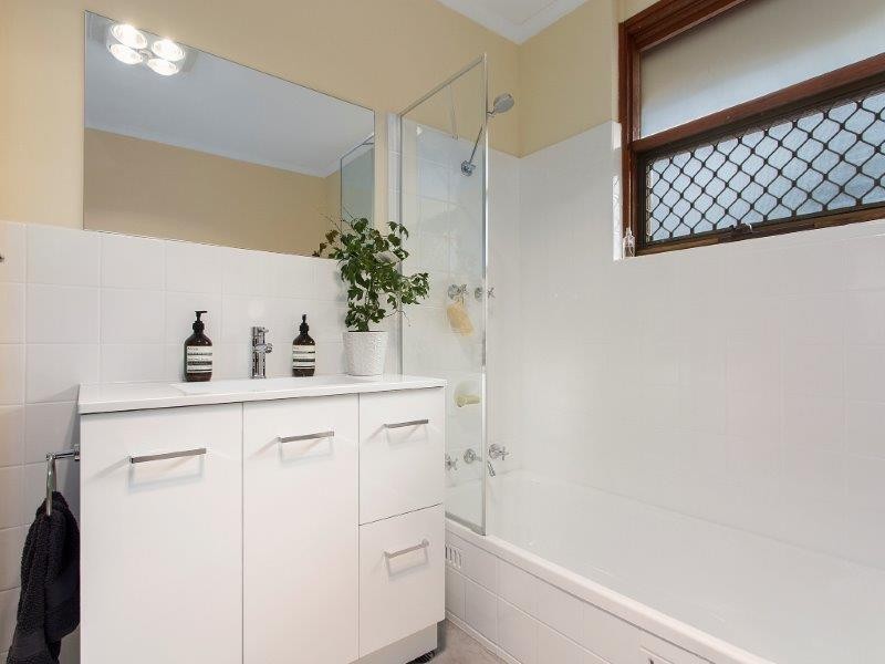 8/15 First Avenue, Ascot Park SA 5043