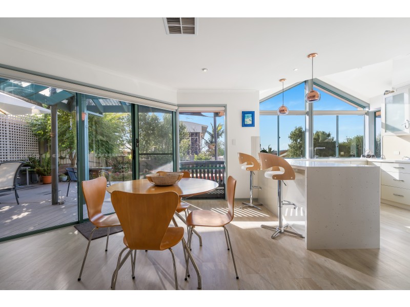 6 Ingleton Drive, Hallett Cove SA 5158