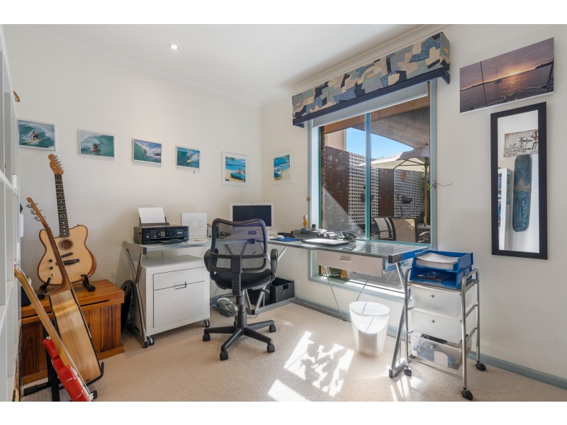 6 Ingleton Drive, Hallett Cove SA 5158