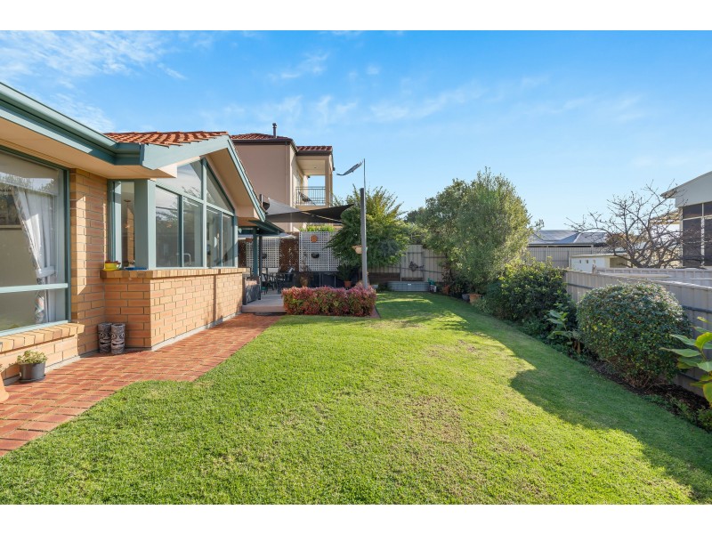 6 Ingleton Drive, Hallett Cove SA 5158