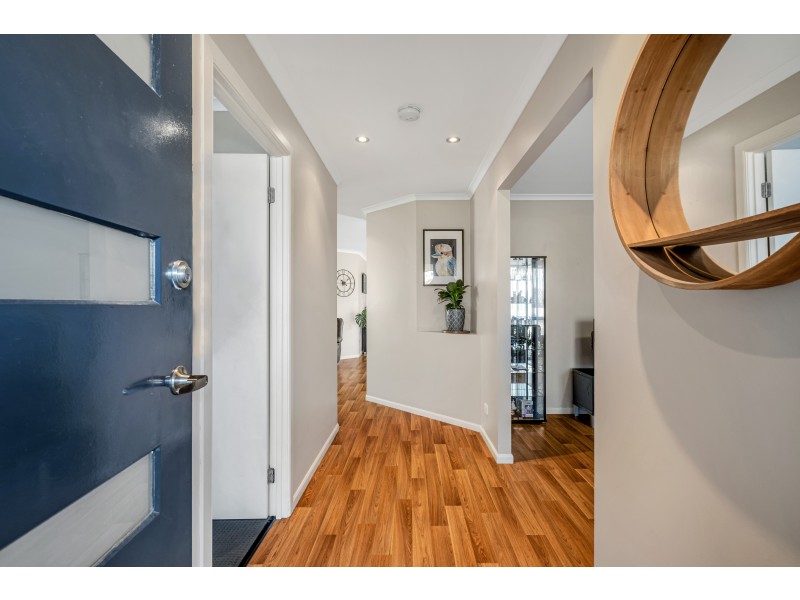 18 McKinlay Street, Mount Compass SA 5210