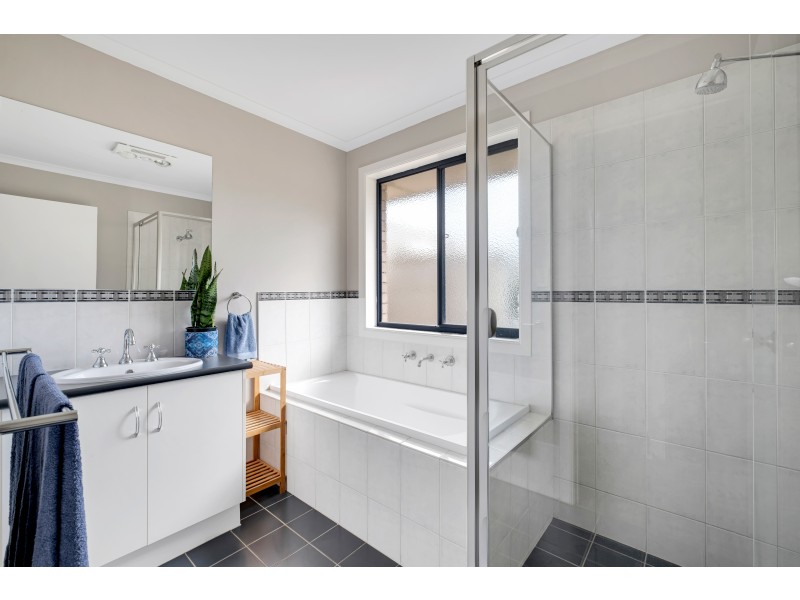 18 McKinlay Street, Mount Compass SA 5210