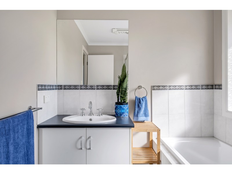 18 McKinlay Street, Mount Compass SA 5210