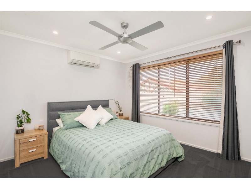 35 Lismore Crescent, Huntfield Heights SA 5163