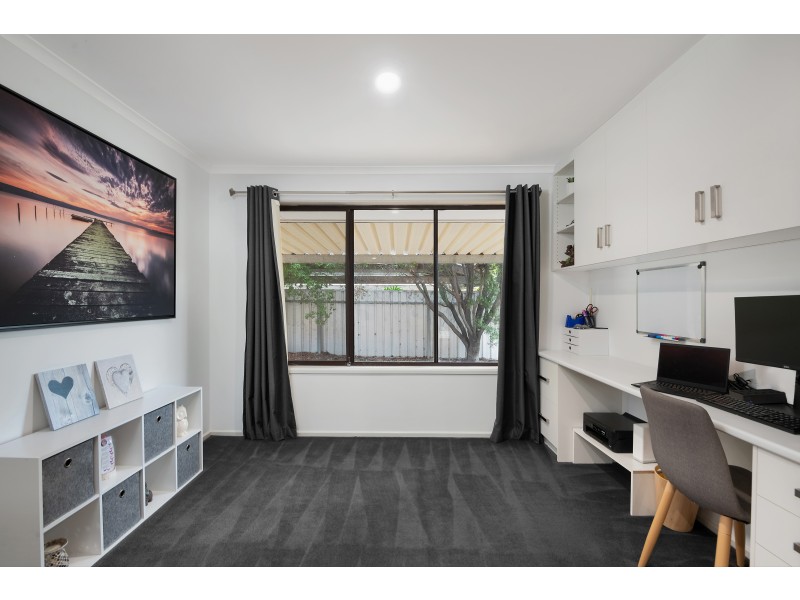 35 Lismore Crescent, Huntfield Heights SA 5163