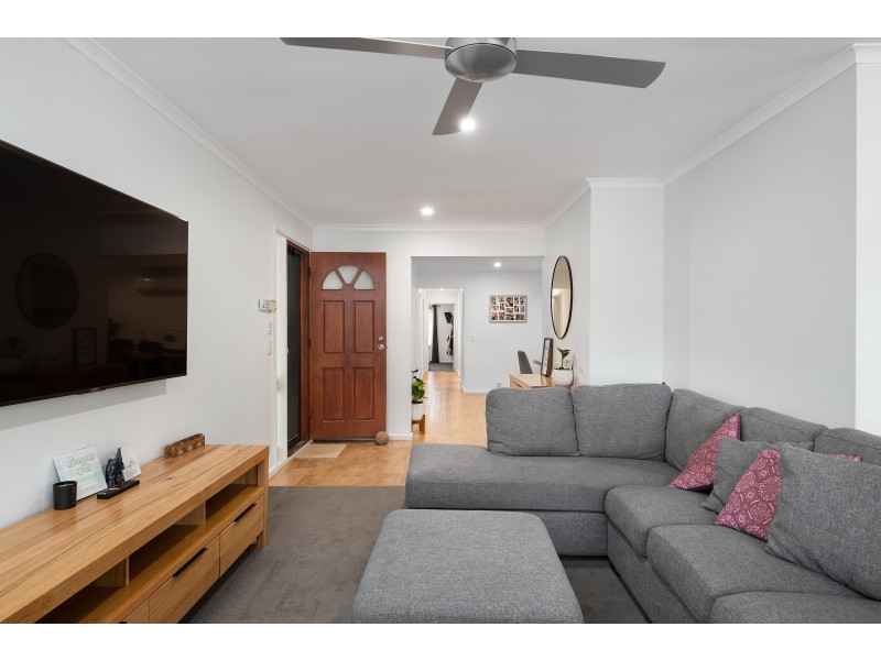 35 Lismore Crescent, Huntfield Heights SA 5163