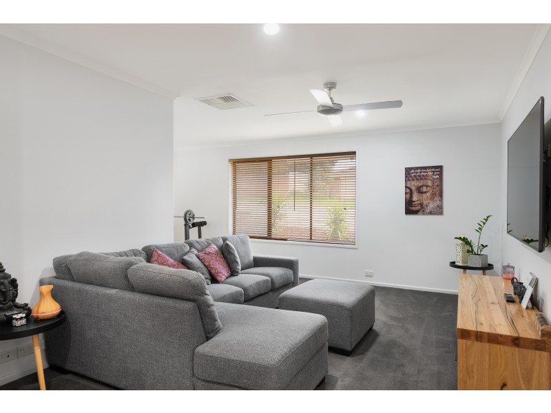 35 Lismore Crescent, Huntfield Heights SA 5163