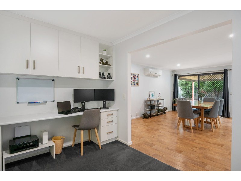 35 Lismore Crescent, Huntfield Heights SA 5163