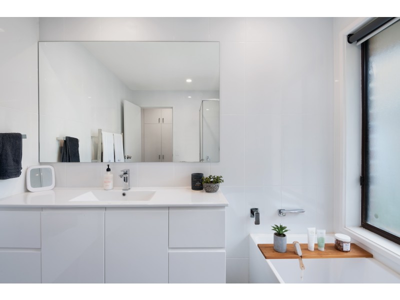 35 Lismore Crescent, Huntfield Heights SA 5163