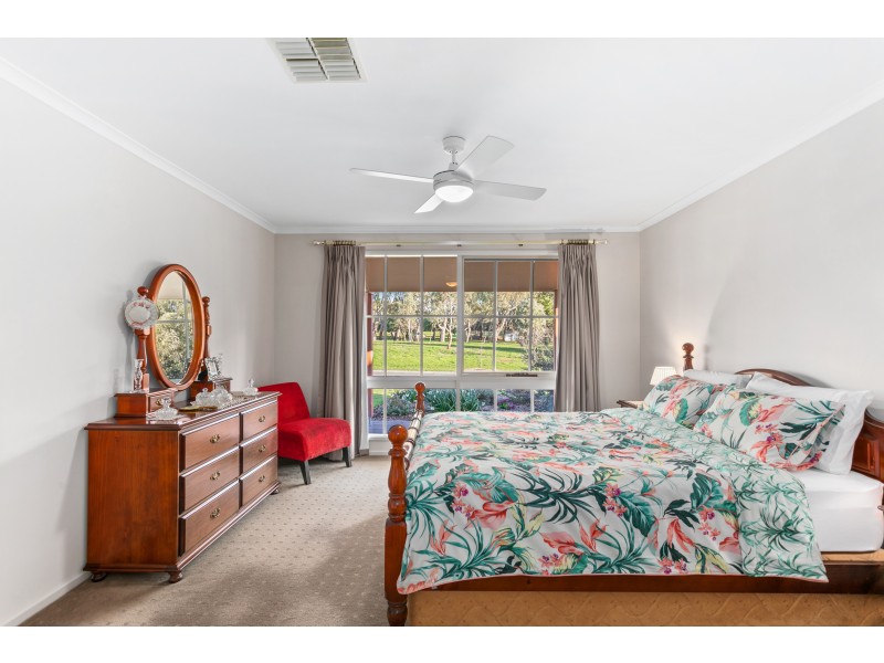 64 Foxfield Drive, Onkaparinga Hills SA 5163