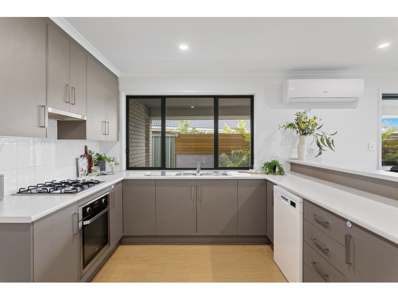 11 Chartreuse Court, Aldinga Beach SA 5173