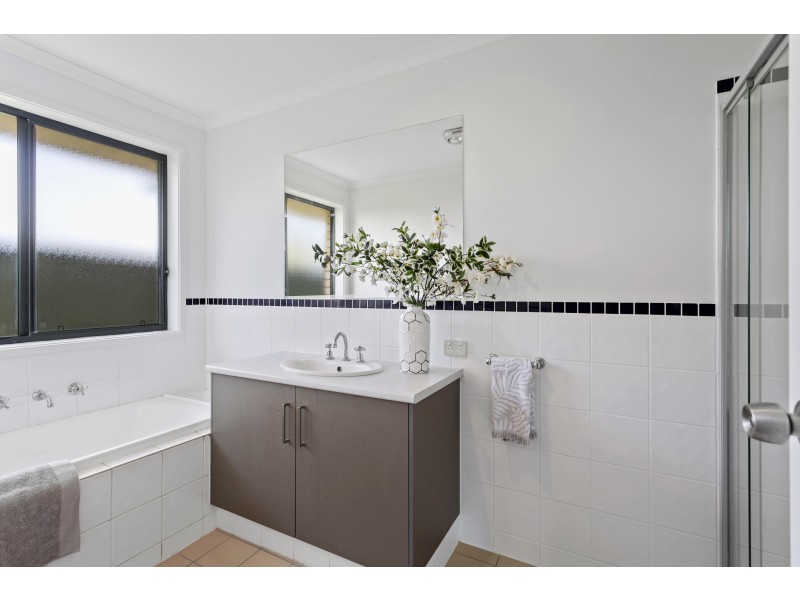 11 Chartreuse Court, Aldinga Beach SA 5173