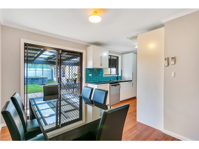 18 Rosemont Avenue, Woodcroft SA 5162