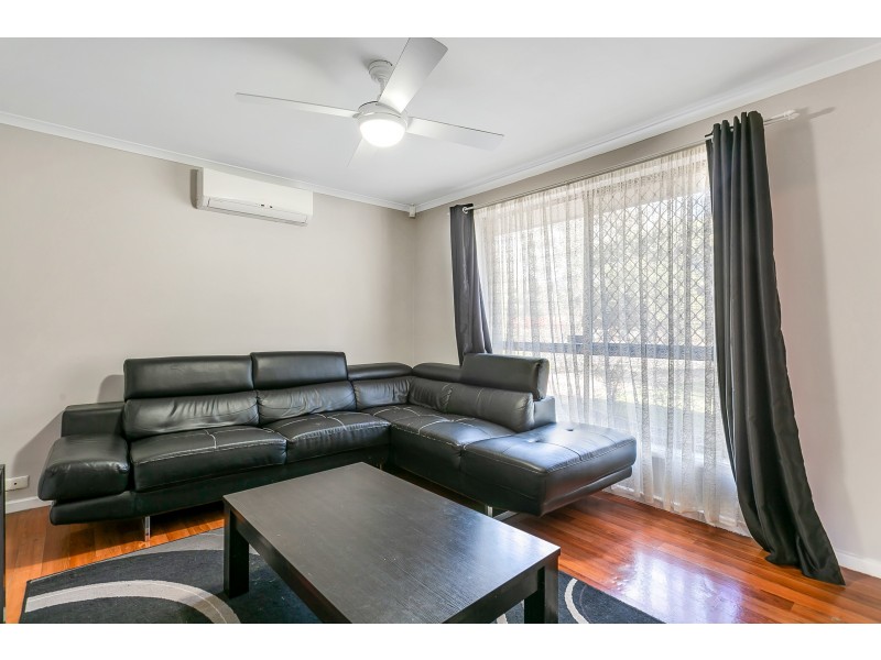 18 Rosemont Avenue, Woodcroft SA 5162