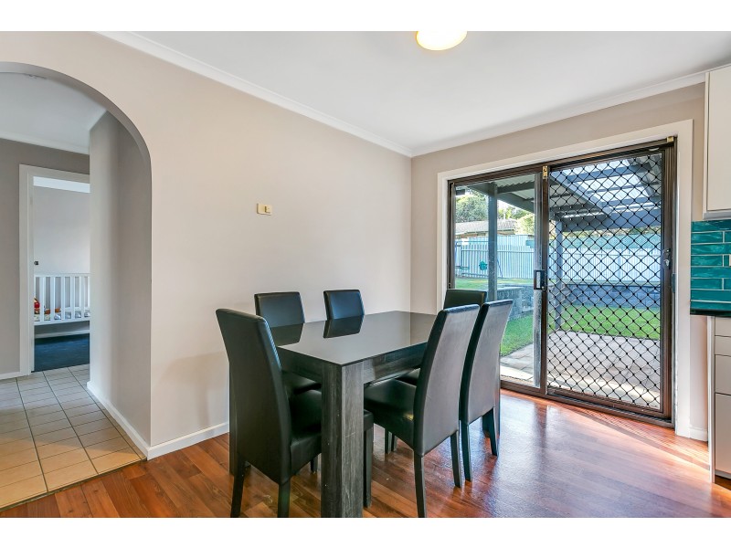 18 Rosemont Avenue, Woodcroft SA 5162