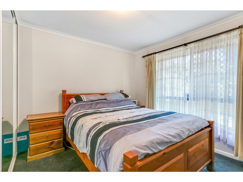 18 Rosemont Avenue, Woodcroft SA 5162