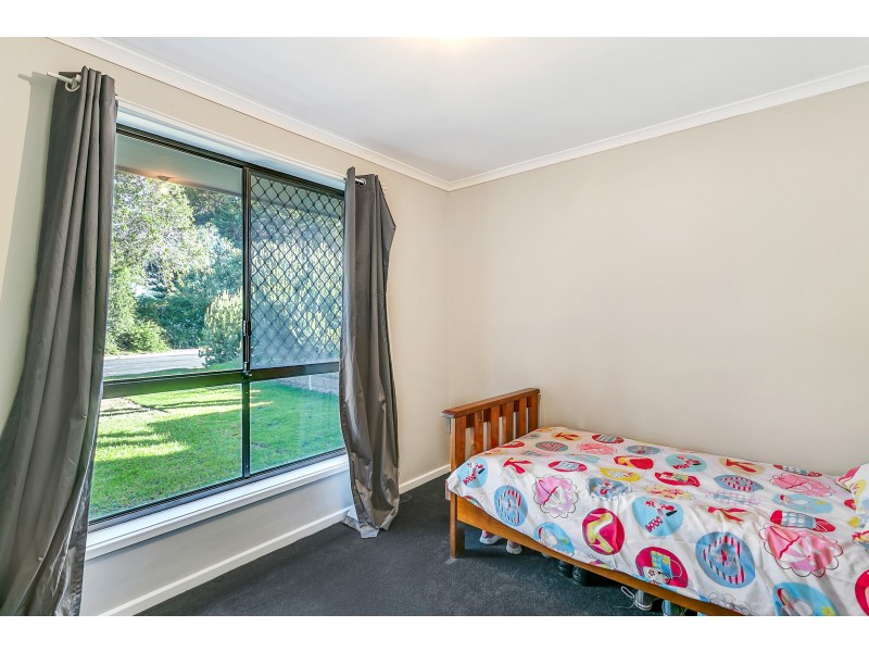 18 Rosemont Avenue, Woodcroft SA 5162