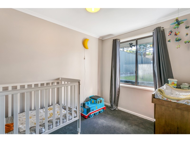 18 Rosemont Avenue, Woodcroft SA 5162