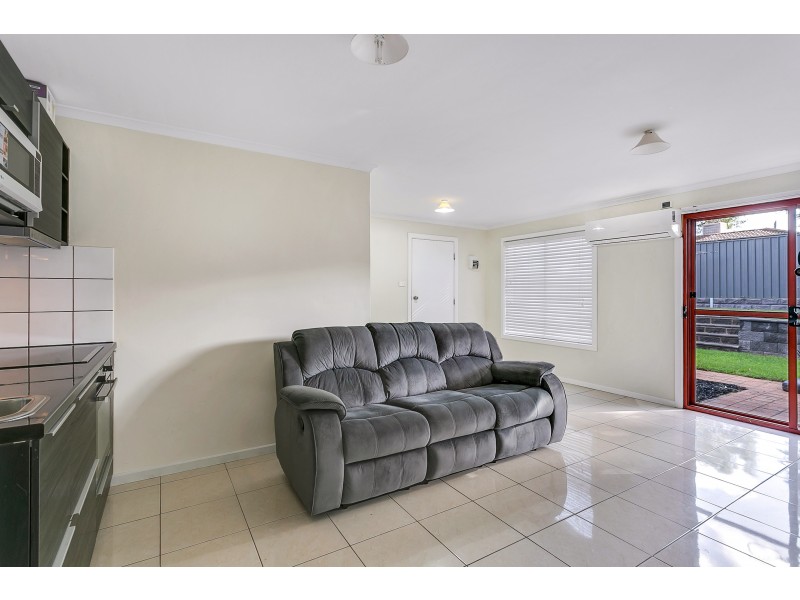 18 Rosemont Avenue, Woodcroft SA 5162