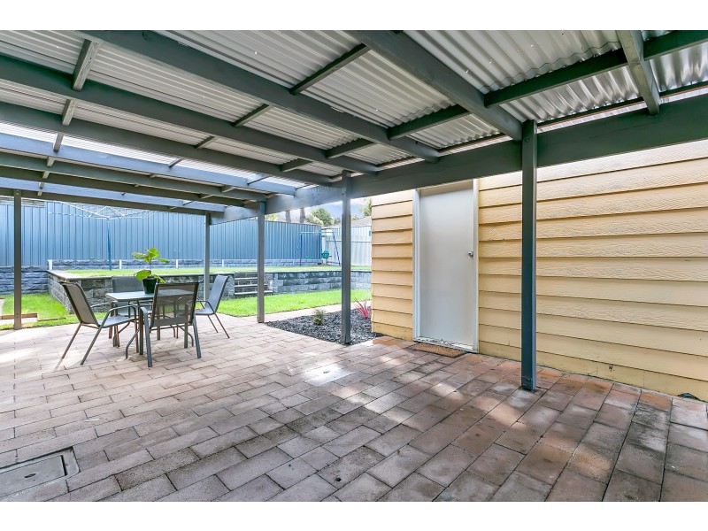 18 Rosemont Avenue, Woodcroft SA 5162