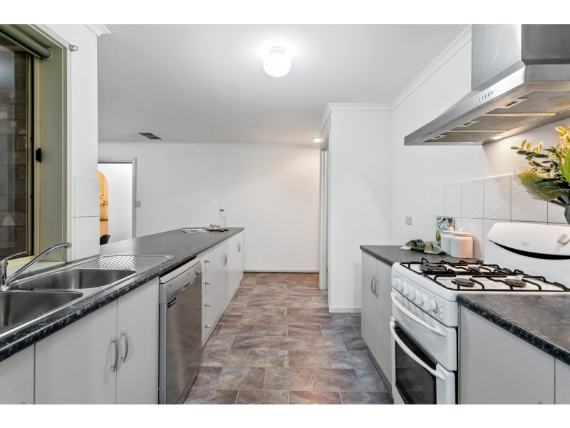 82 Emmerson Drive, Morphett Vale SA 5162