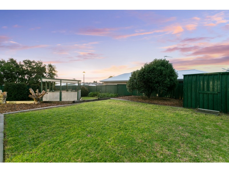 82 Emmerson Drive, Morphett Vale SA 5162