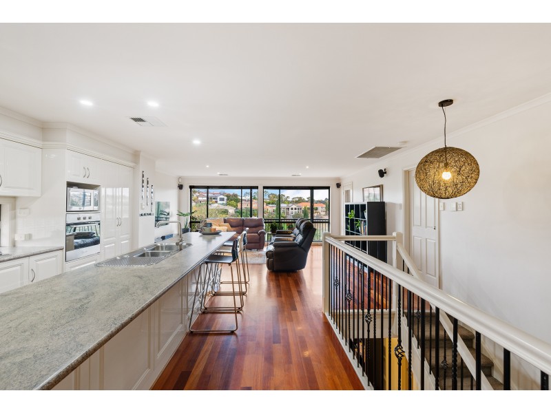 33 Reordan Drive, Greenwith SA 5125