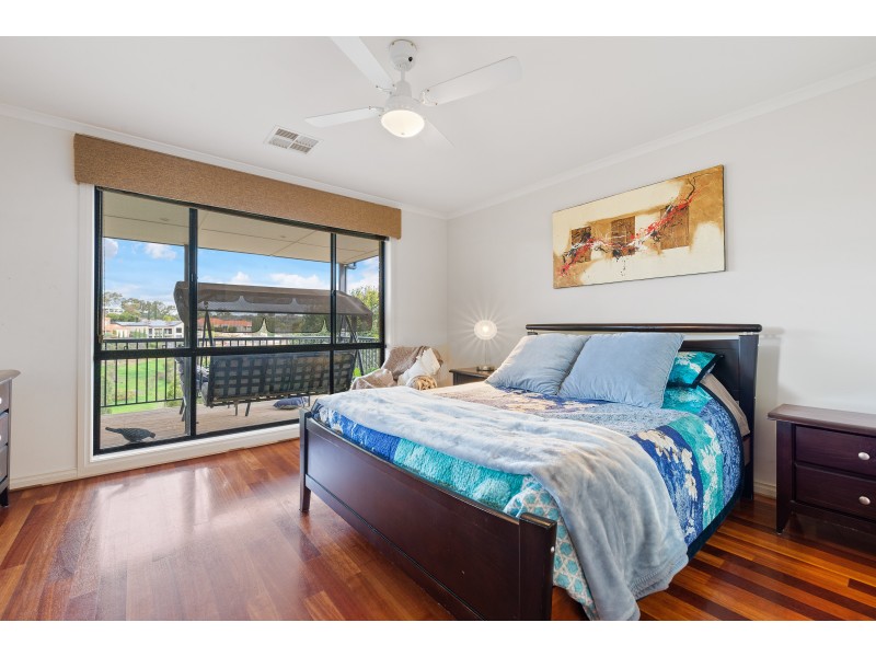 33 Reordan Drive, Greenwith SA 5125