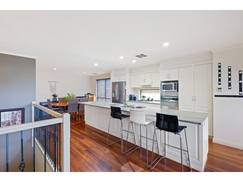 33 Reordan Drive, Greenwith SA 5125