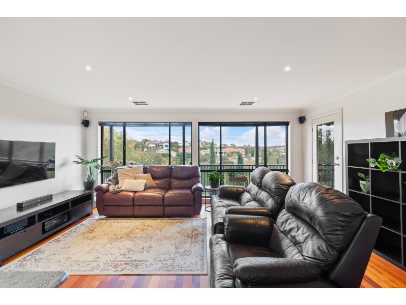 33 Reordan Drive, Greenwith SA 5125