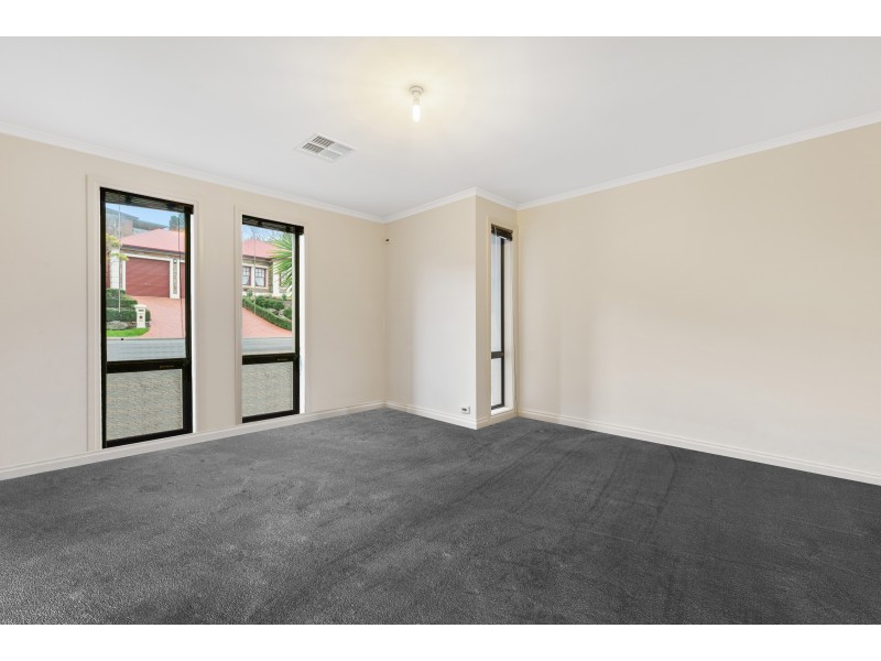 33 Reordan Drive, Greenwith SA 5125