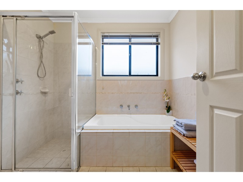 33 Reordan Drive, Greenwith SA 5125