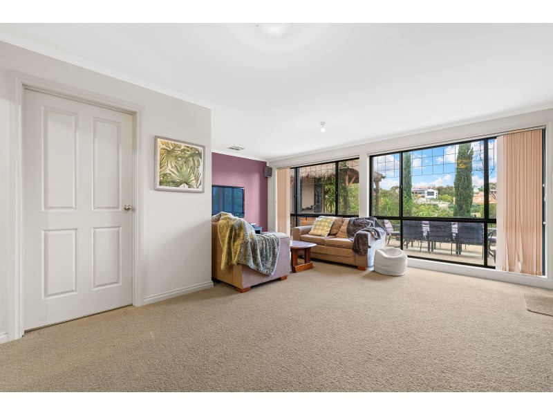 33 Reordan Drive, Greenwith SA 5125