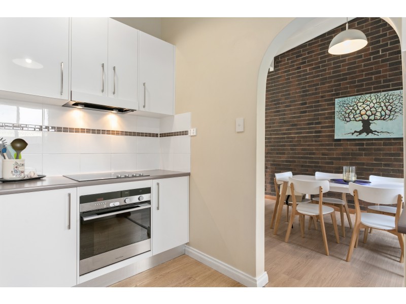 8 Kenihans Road, Happy Valley SA 5159