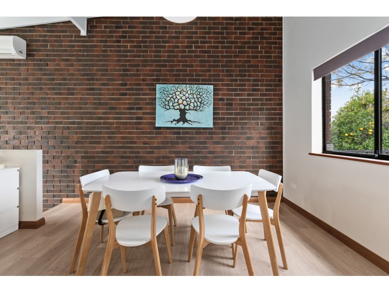 8 Kenihans Road, Happy Valley SA 5159