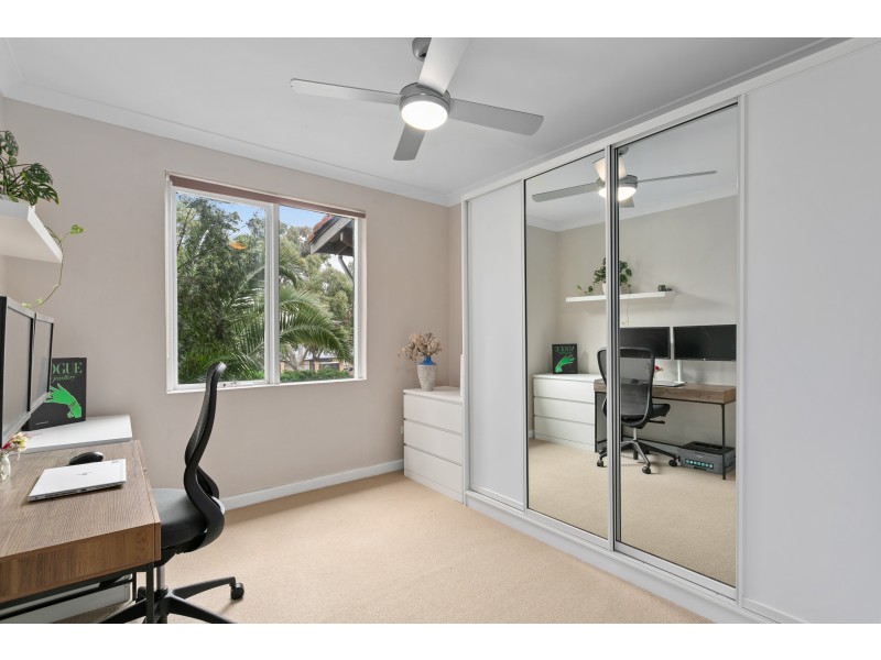 8 Kenihans Road, Happy Valley SA 5159