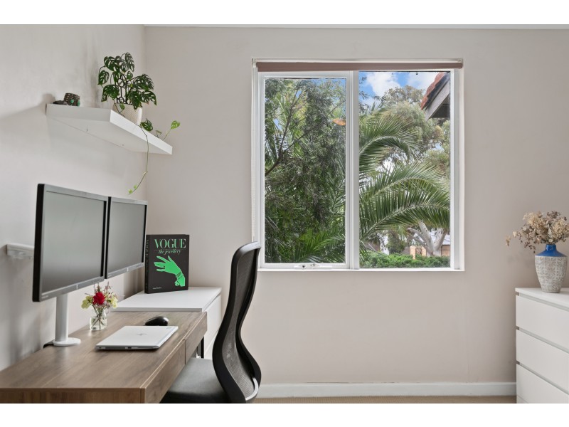 8 Kenihans Road, Happy Valley SA 5159