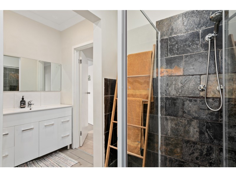 8 Kenihans Road, Happy Valley SA 5159