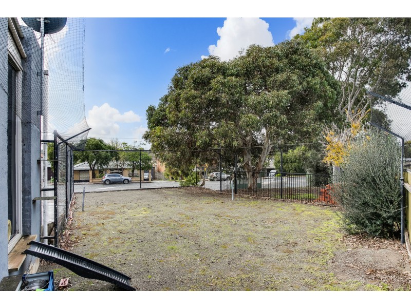 8 Kenihans Road, Happy Valley SA 5159