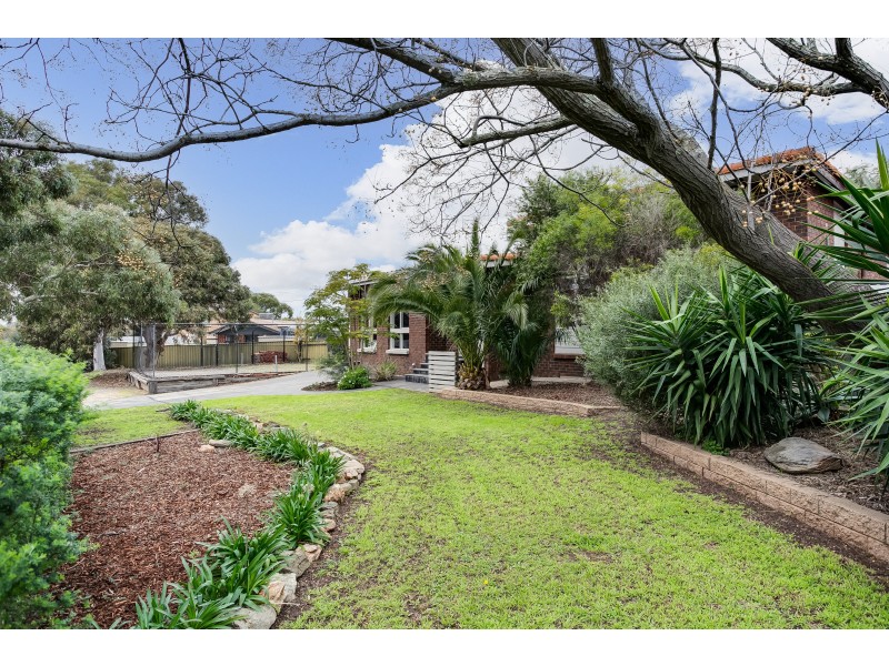 8 Kenihans Road, Happy Valley SA 5159