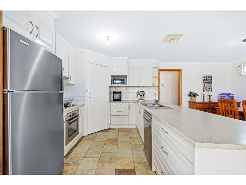34 Caswell Drive, Hallett Cove SA 5158